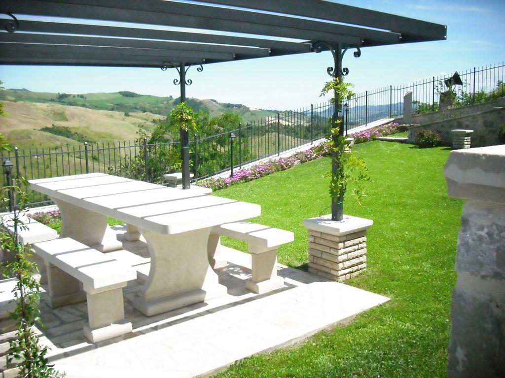 Belvilla By Oyo Graceful Apartment With Garden Petrella Guidi Zewnętrze zdjęcie