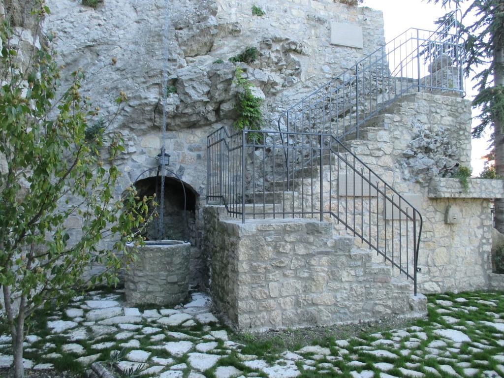 Belvilla By Oyo Graceful Apartment With Garden Petrella Guidi Zewnętrze zdjęcie