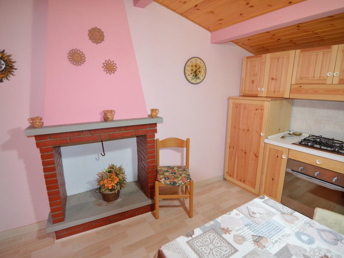 Belvilla By Oyo Graceful Apartment With Garden Petrella Guidi Zewnętrze zdjęcie